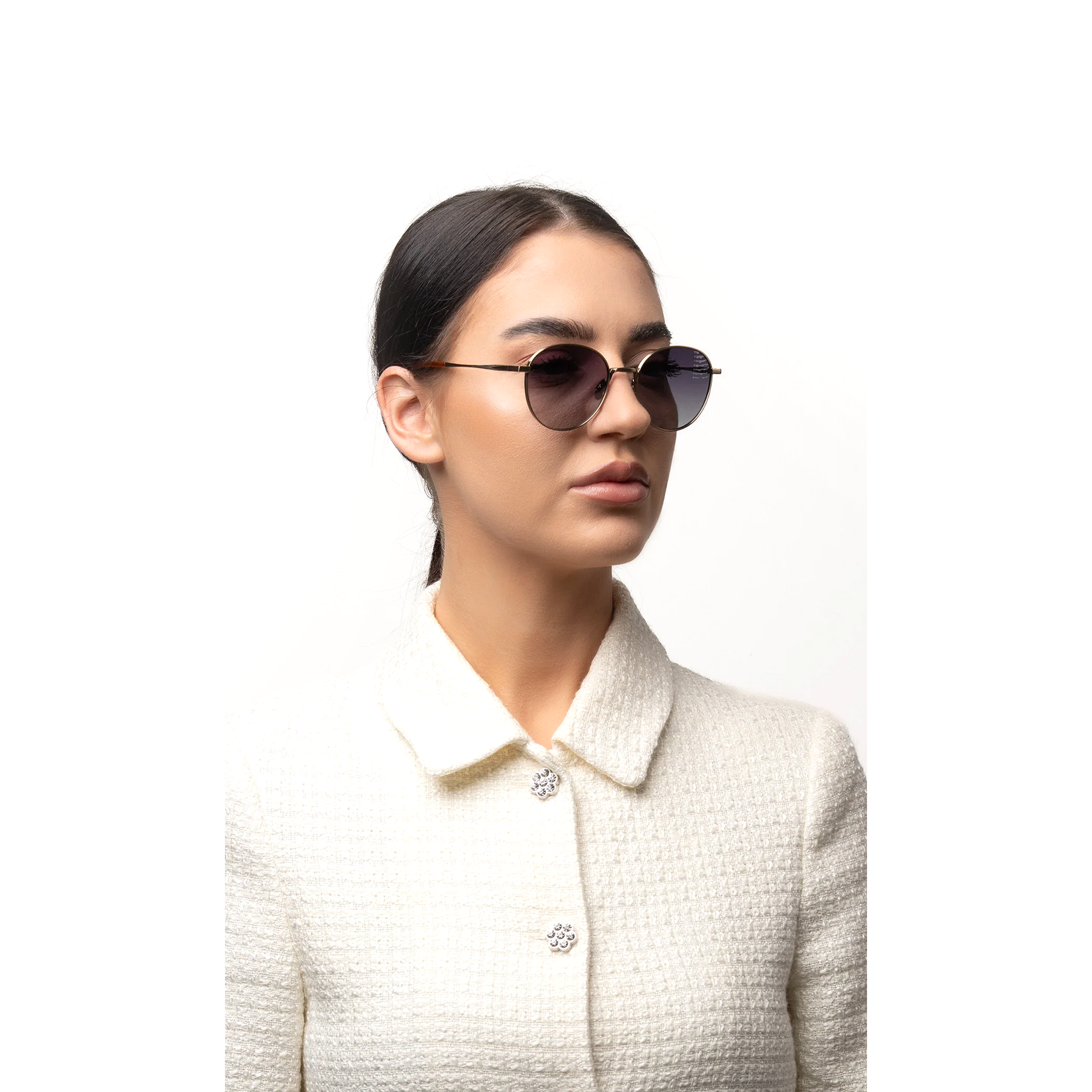 نوا – نظارة شمسية برونزية متدرجة باللون البنفسجي