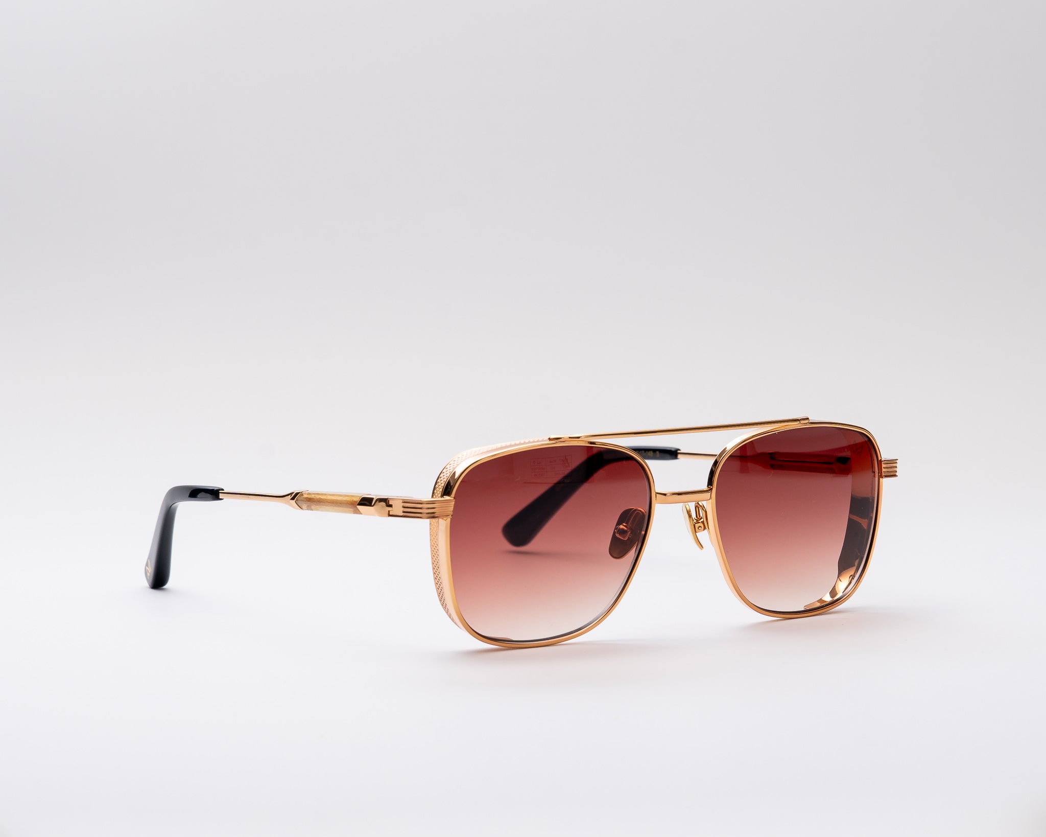 CLASSIC 18K GOLD BUFFALO HORN