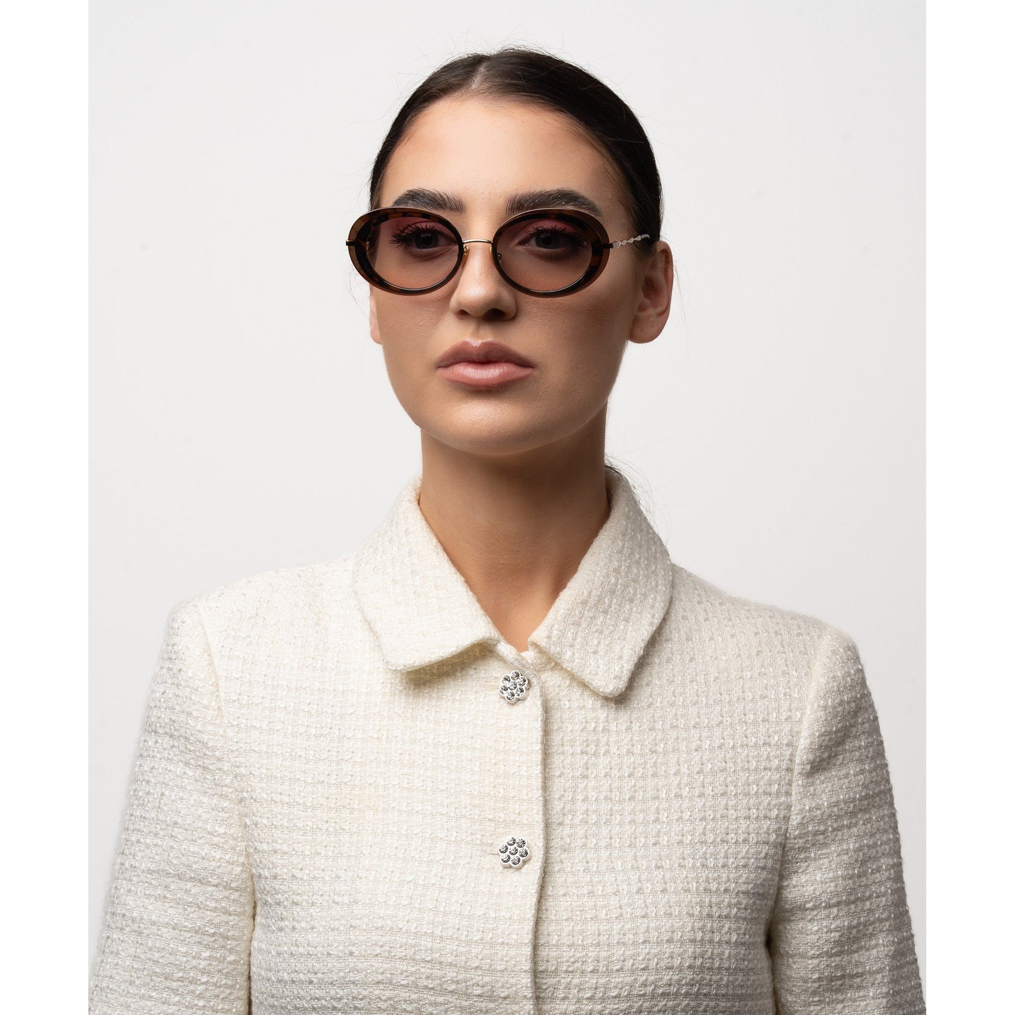 نظارة شمسية إيلا بيضاوية متدرجة اللون بتصميم سلحفاة