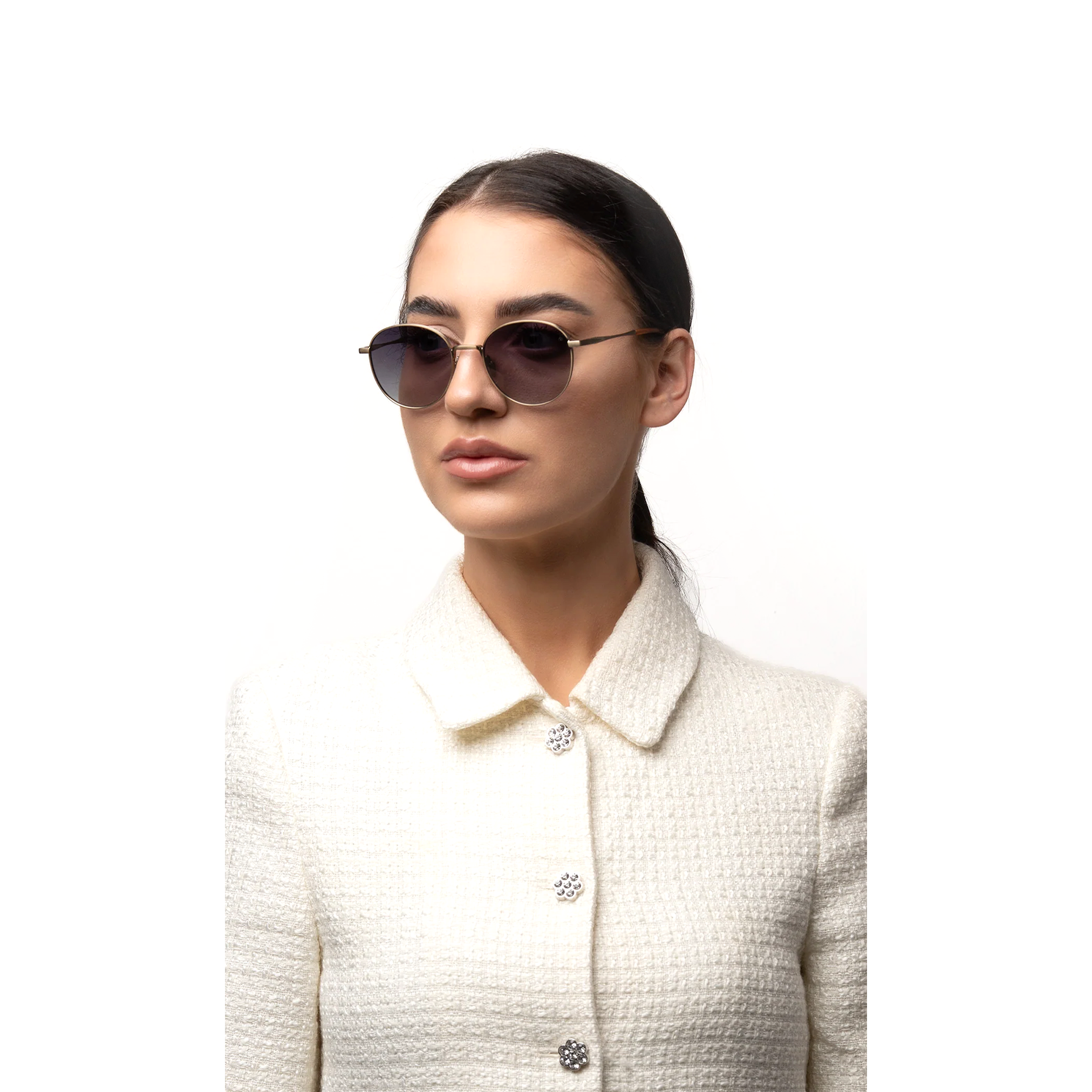 نوا – نظارة شمسية برونزية متدرجة باللون البنفسجي