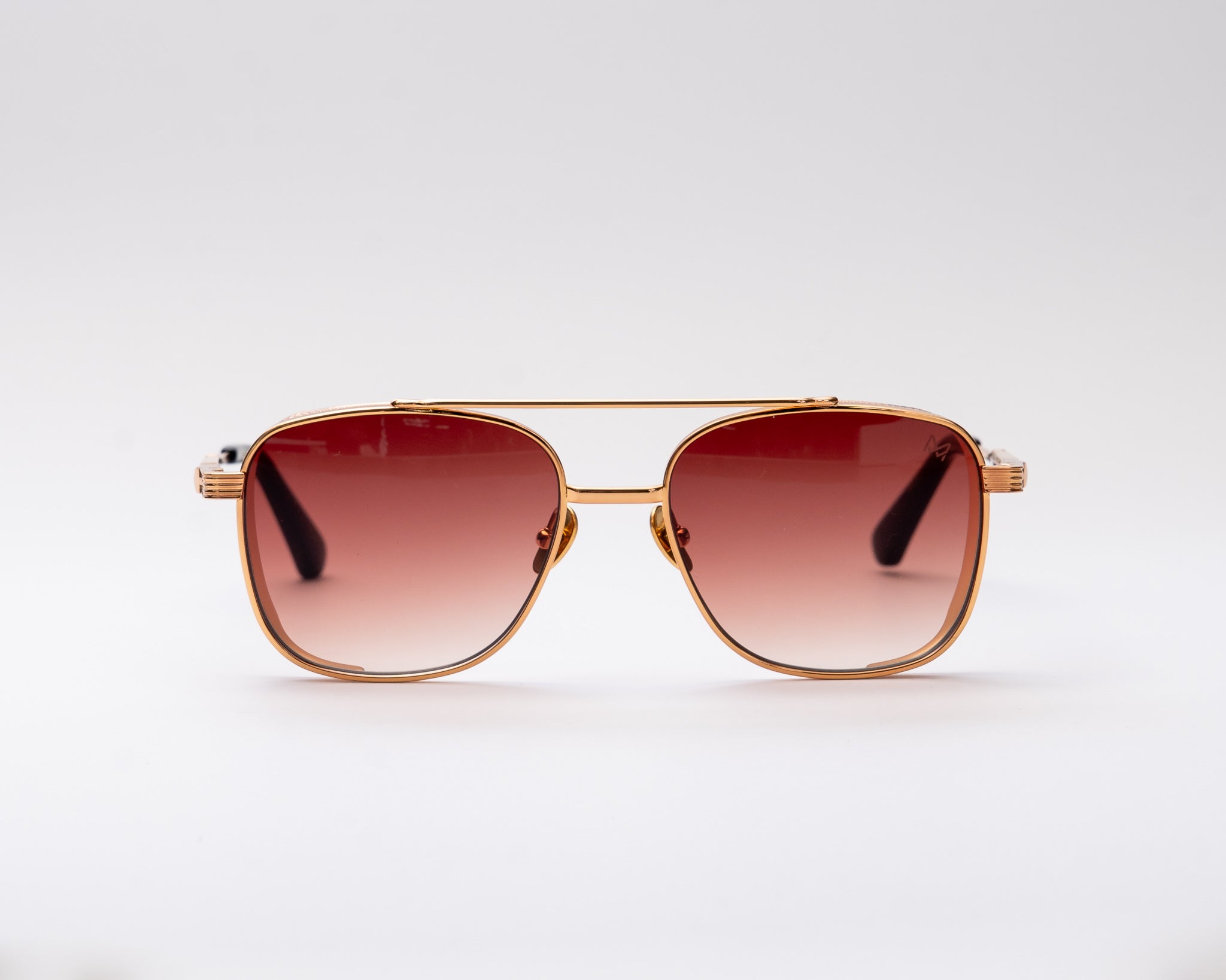 CLASSIC 18K GOLD BUFFALO HORN