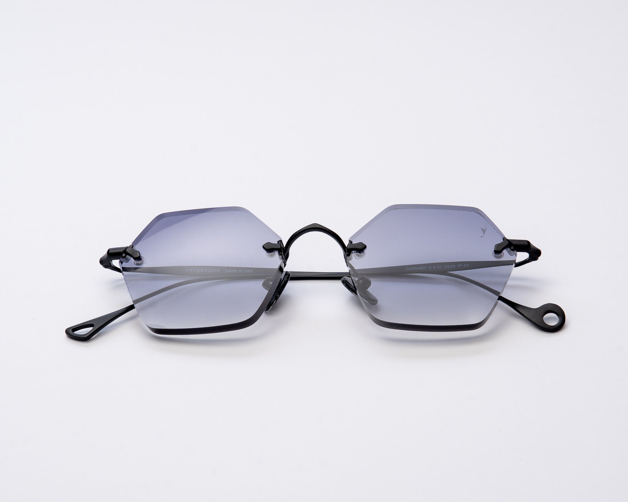 CARNABY black