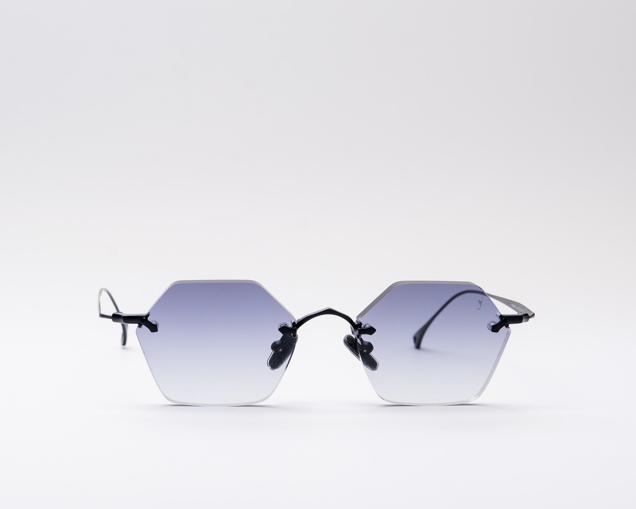 CARNABY black