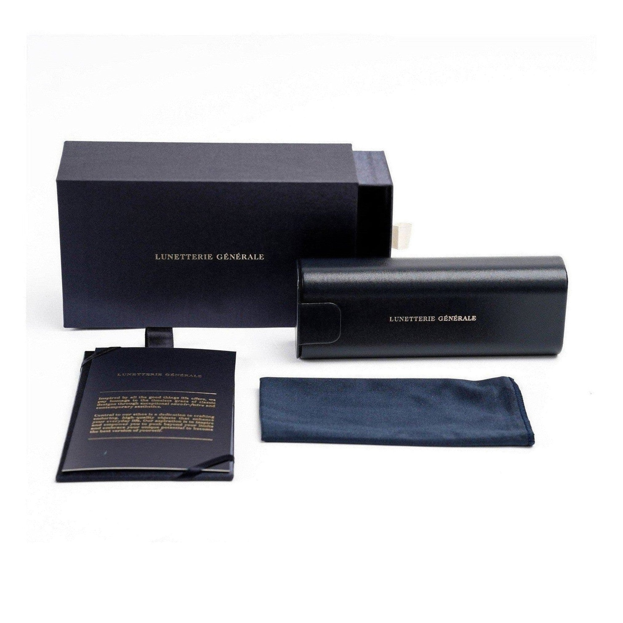 نظارات شمسية مربعة الشكل